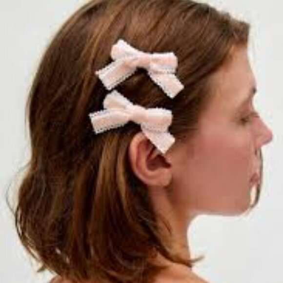 Urban Outfitters Accessories - NWT Urban Outfitters Mini Velvet Lace Pink Hair Bow Clip Set